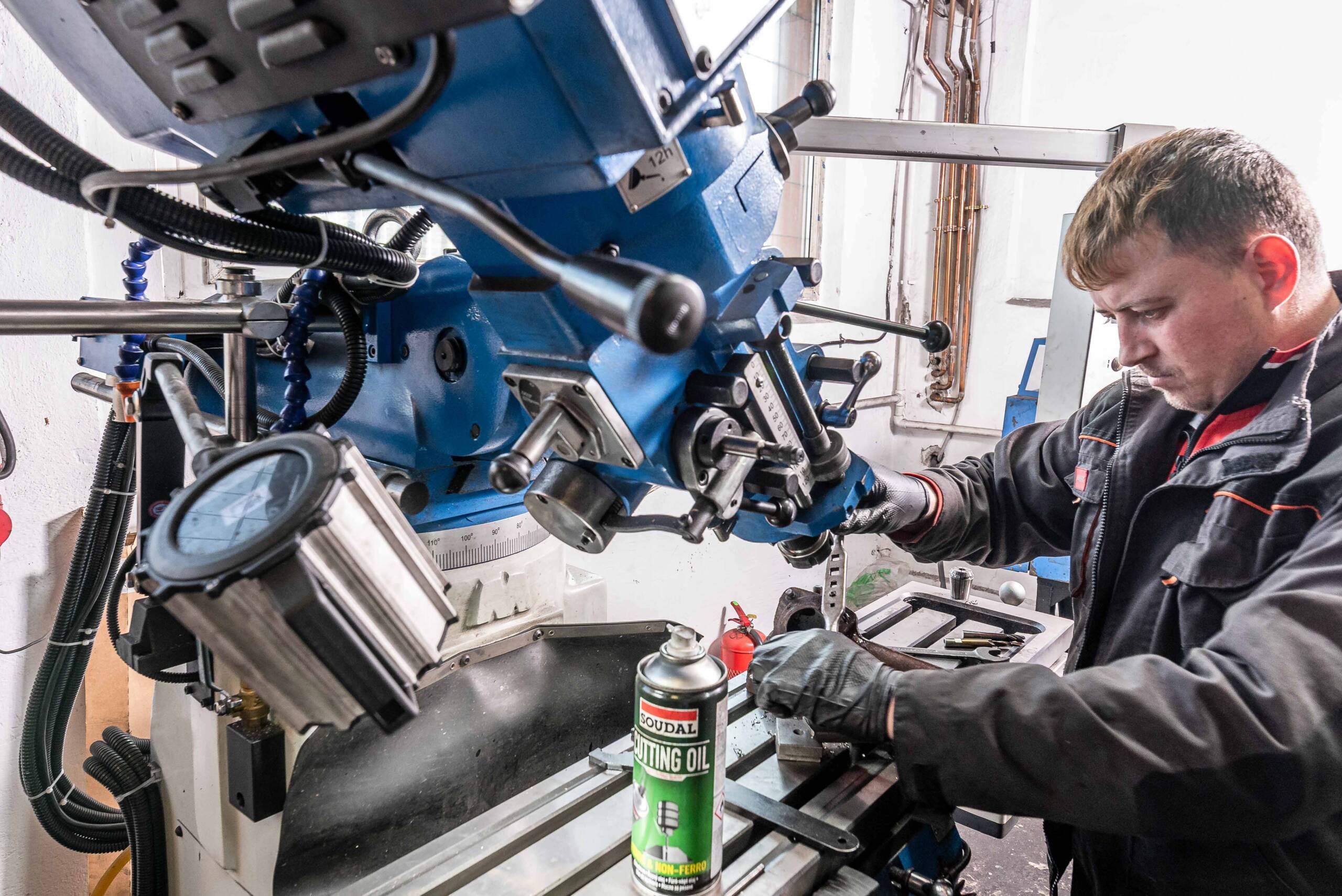 DiagnozĂ cu aparaturĂ profesionalĂ industrialĂ